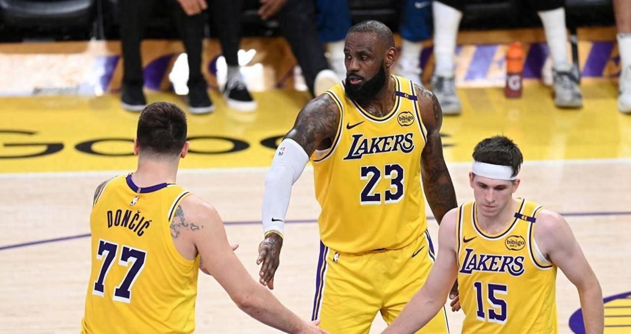 创下了职业, 成为自由球 创下了职业, 成为自由球