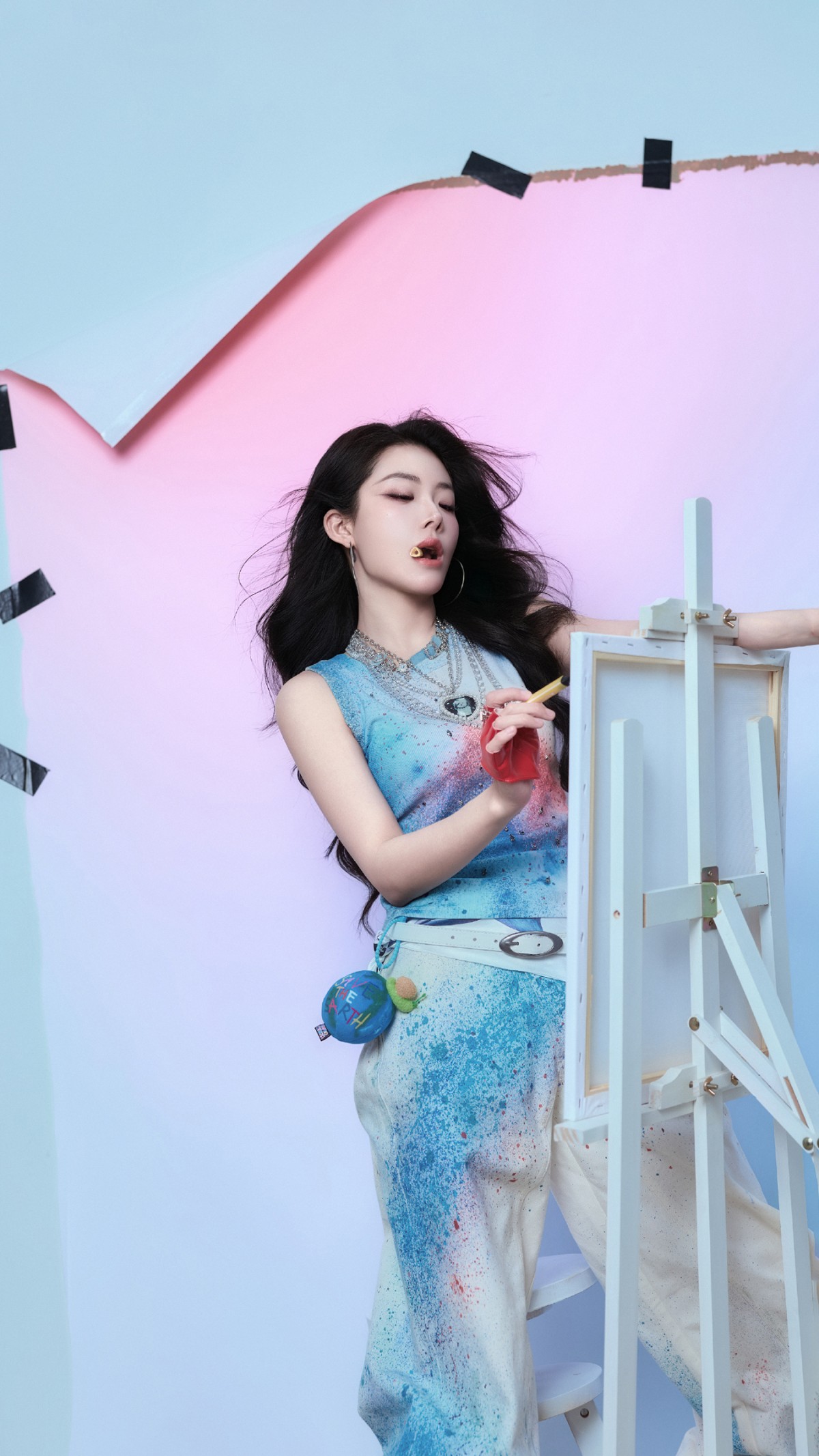 后台开心自, 艺术品 后台开心自, 艺术品