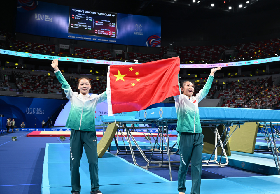 nnQTY, KrdT, 新华社记者