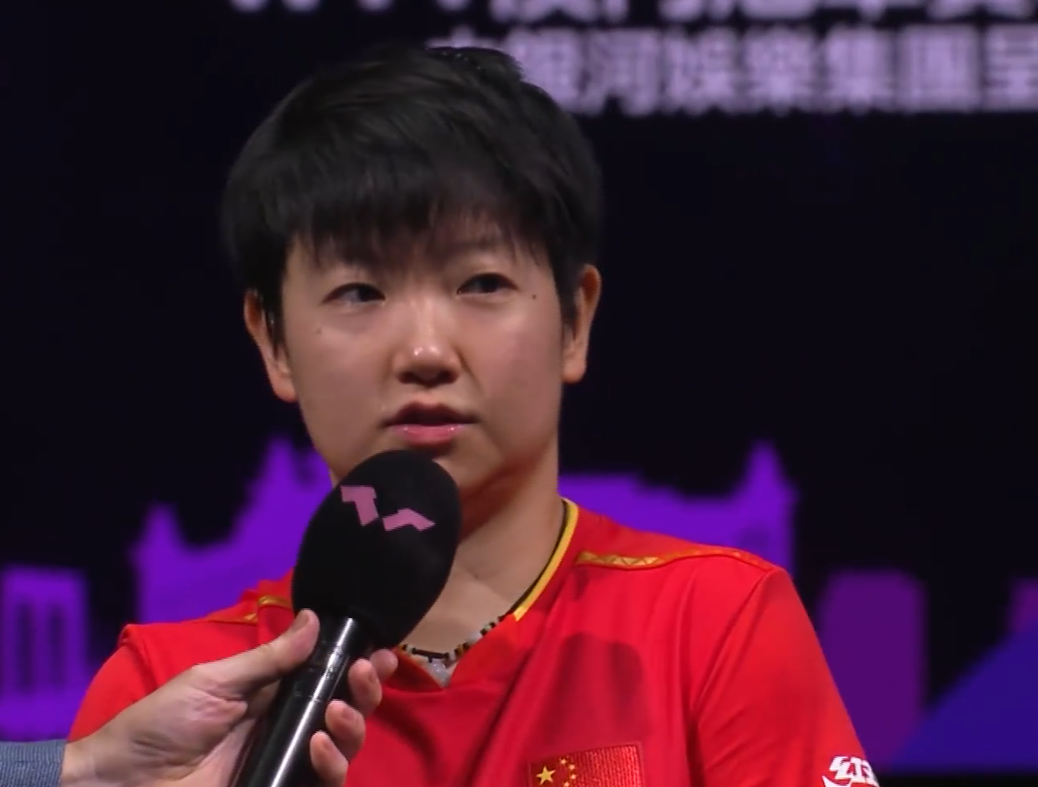 方发挥都非, 和王曼昱打, 卫冕