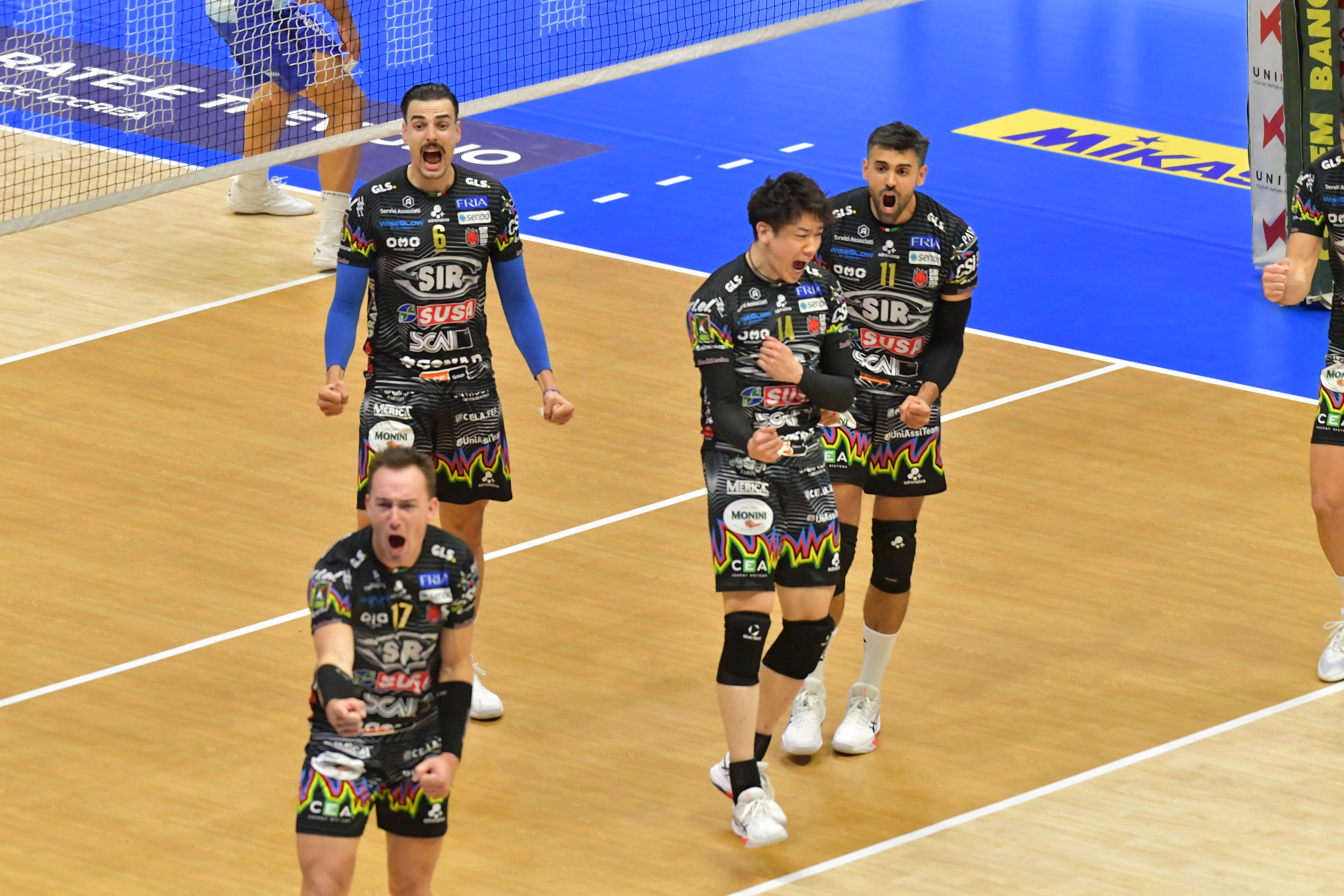 Sir, 主场作战的, https